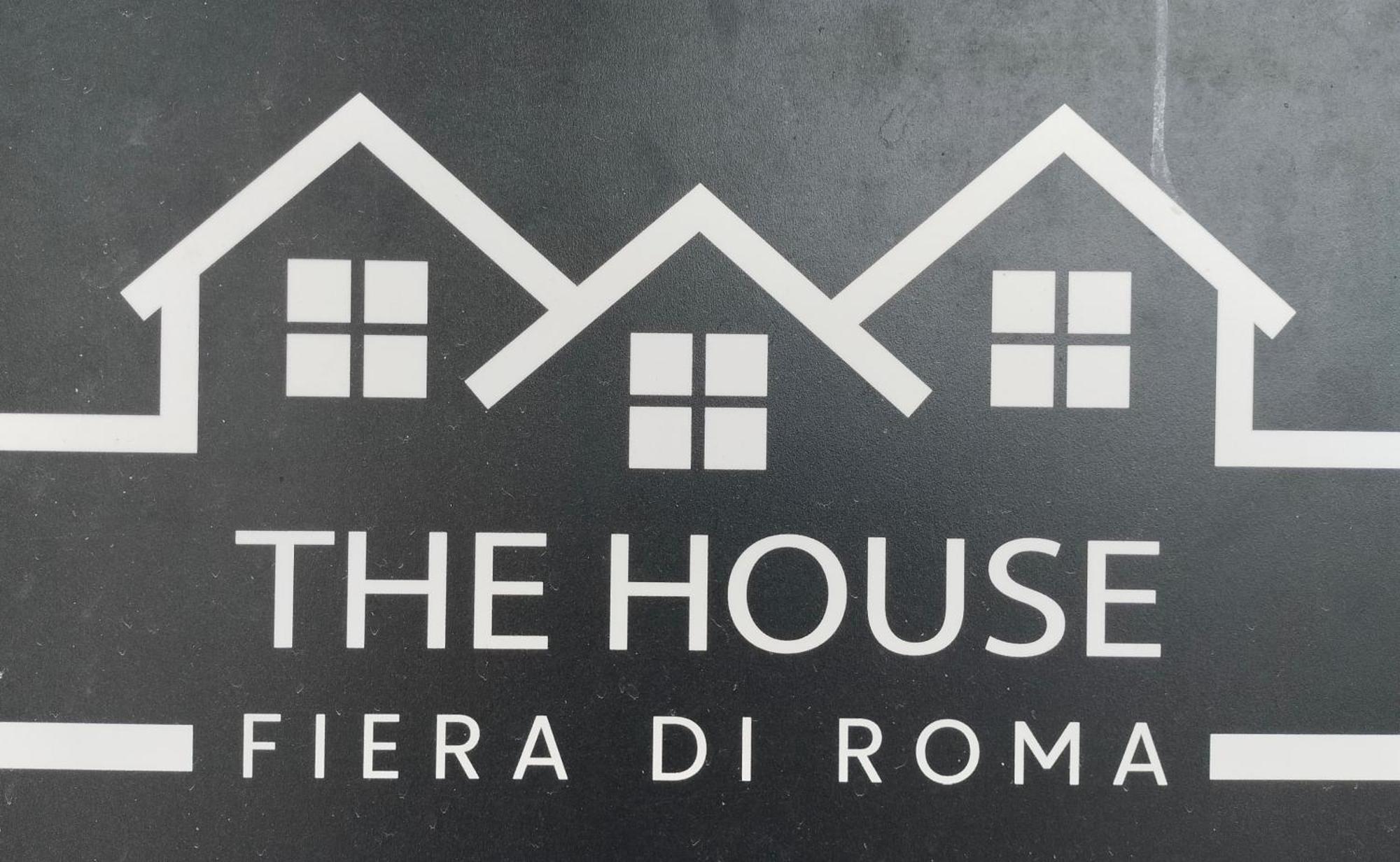 The House Room Aeroporto Fiumicino Bagian luar foto