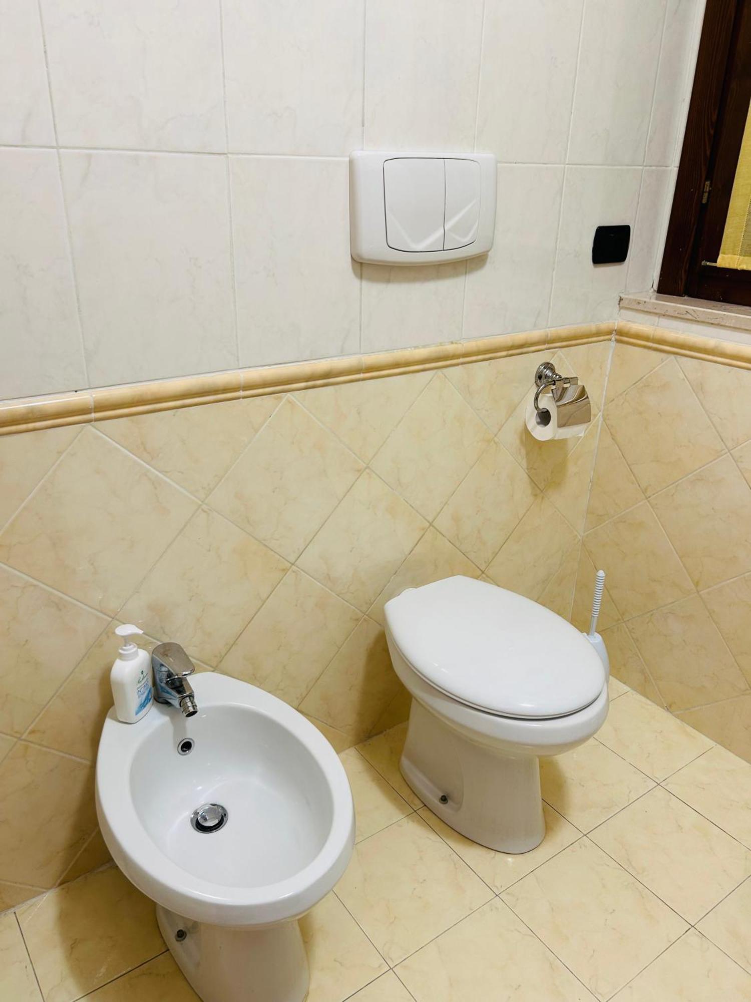 The House Room Aeroporto Fiumicino Bagian luar foto