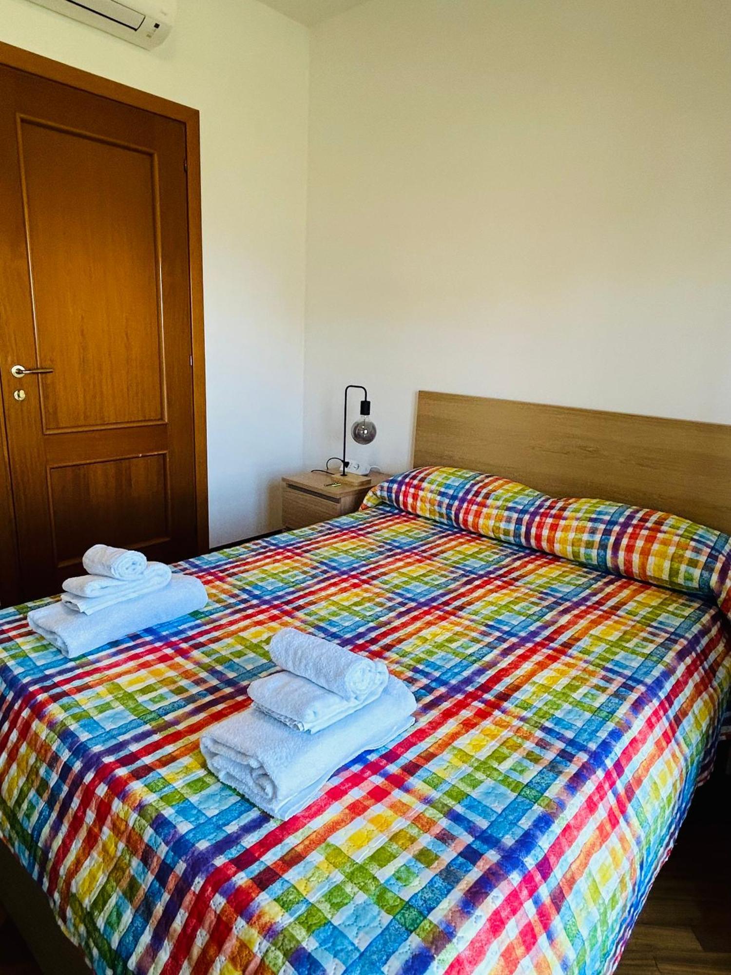 The House Room Aeroporto Fiumicino Bagian luar foto