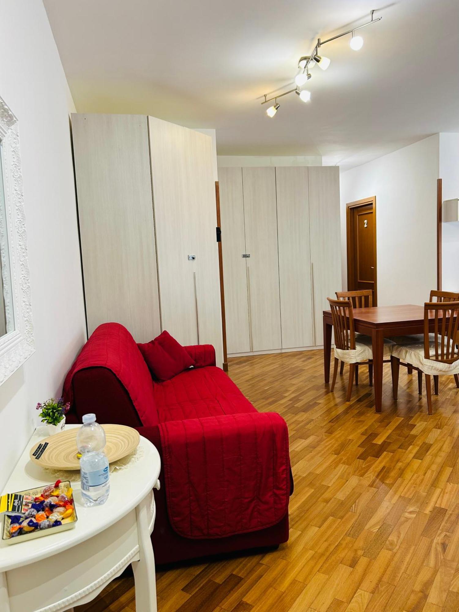 The House Room Aeroporto Fiumicino Bagian luar foto