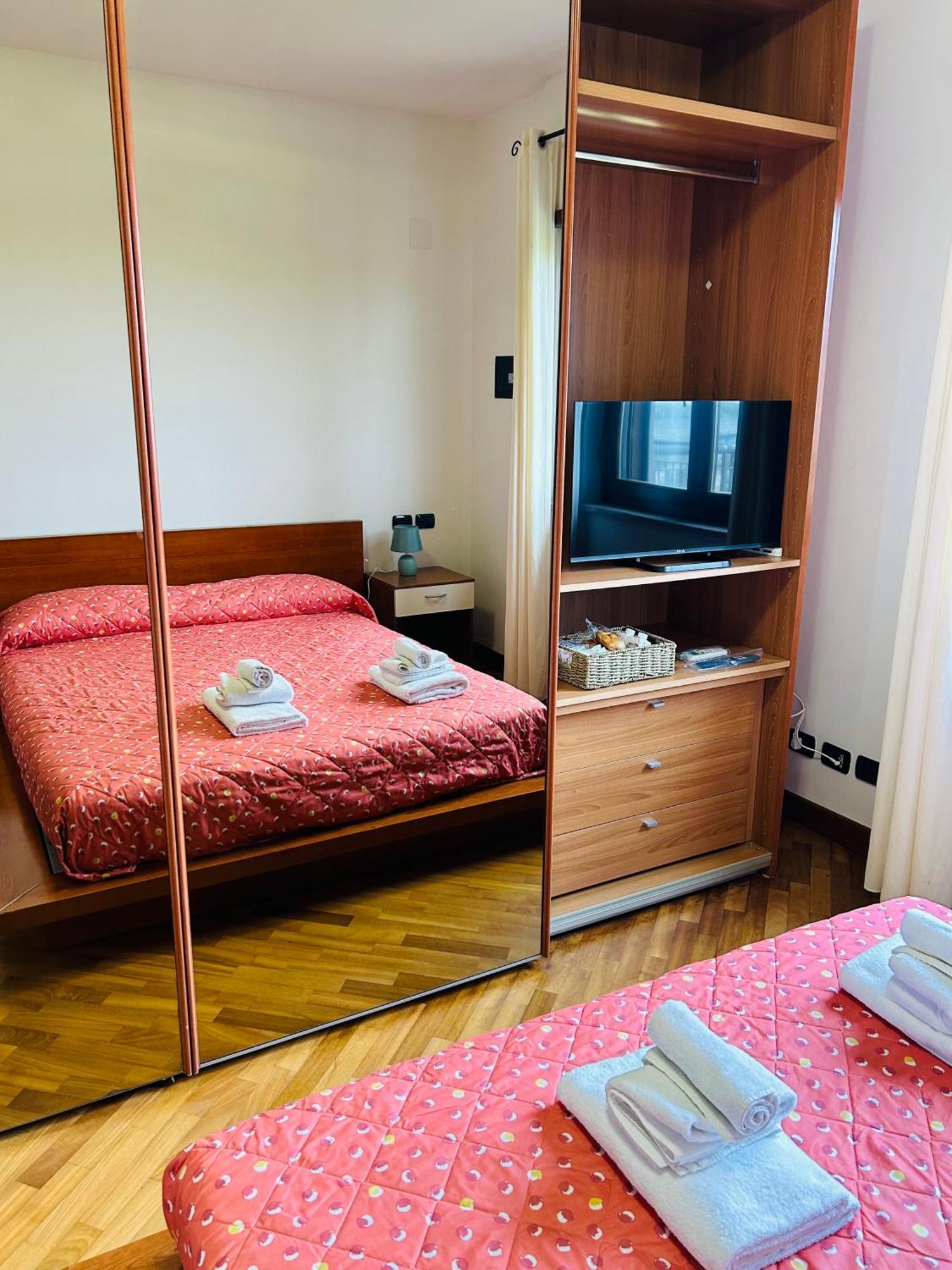 The House Room Aeroporto Fiumicino Bagian luar foto